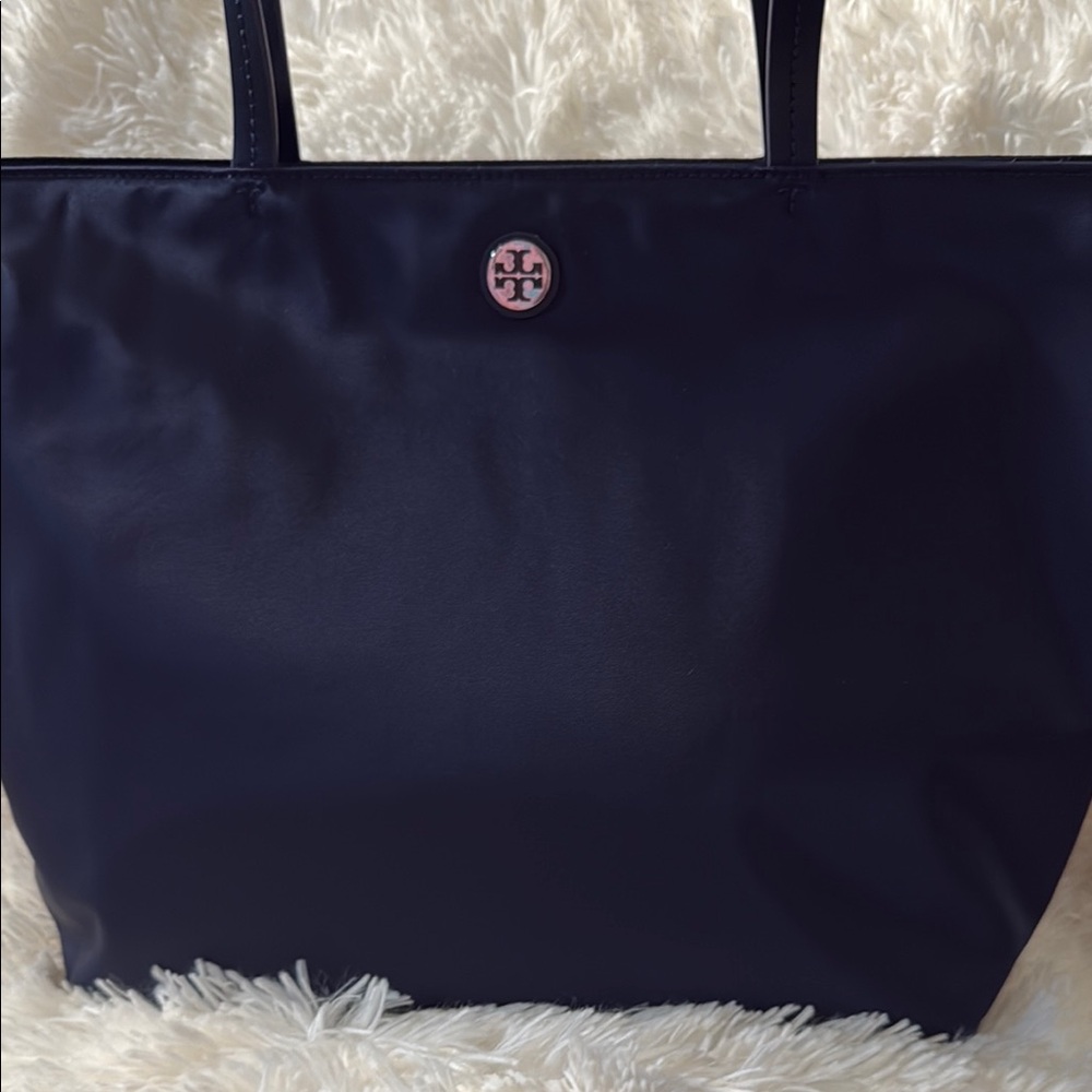Tory Burch Black Tote Bag Spacious and Durable